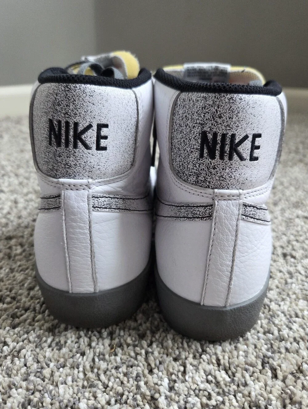 Nike Men's Blazer Mid '77 SE 50 Years of Hip Hop Sneakers White Gray Size 8